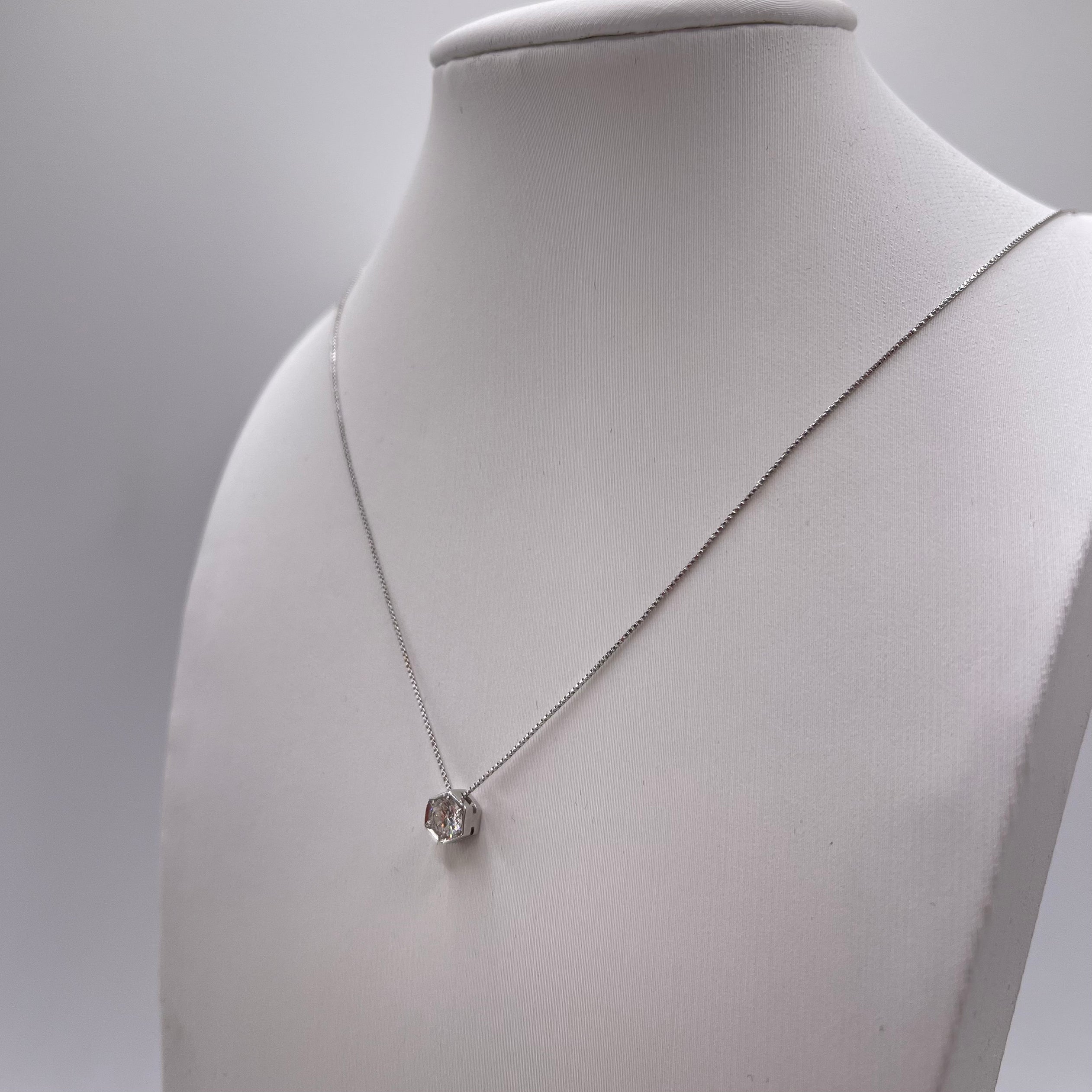 Collana punto luce