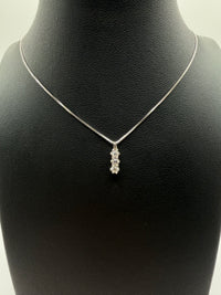 Collana trilogy in oro bianco e diamanti