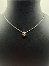 Collana punto luce con castone esagonale e diamante