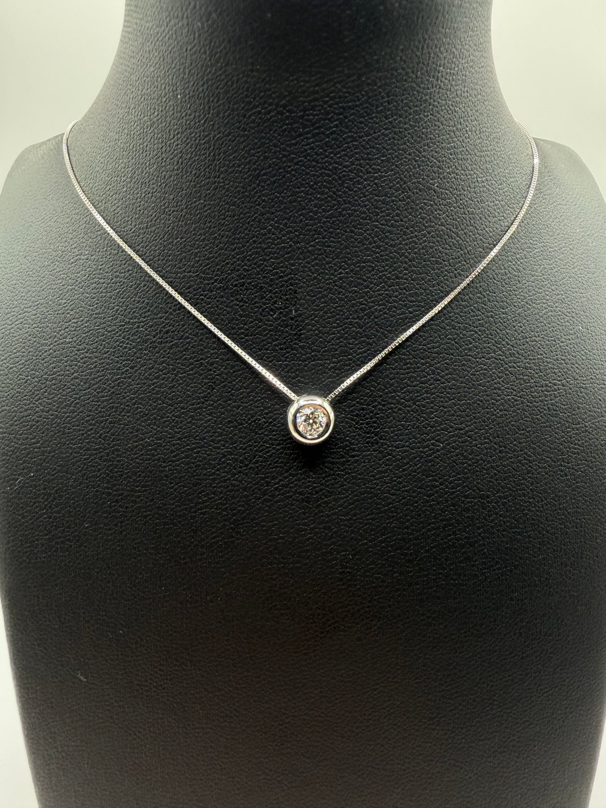 Collana punto luce